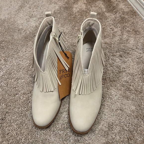 Frye & Co Demmy Fringe Ankle Boots Women's 10 Cream Western Boho Block Heel Zip - Picture 2 of 8
